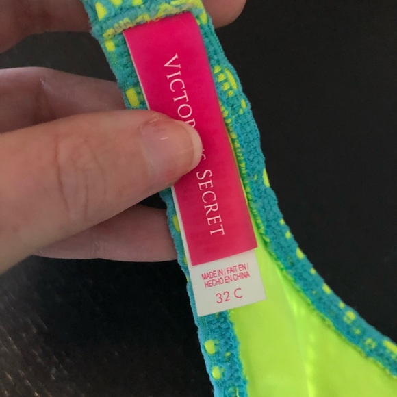 Victoria’s Secret Bikini Top 32C (swim) - Picture 3 of 4